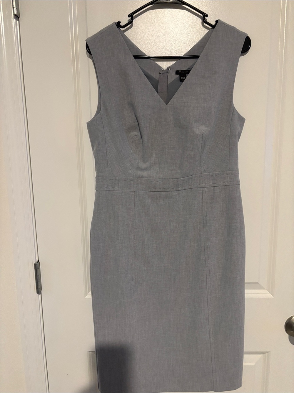 Ann Taylor Gray Sleeveless V-Neck Sheath Midi Dress